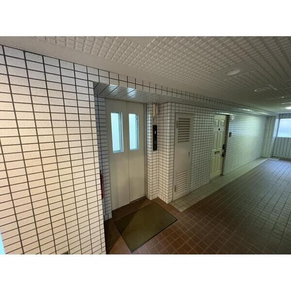 エスカイア千歳船橋 エントランス