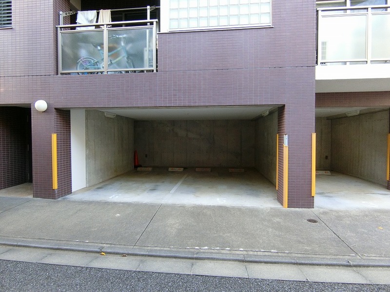 NSガーデン2階 駐車場