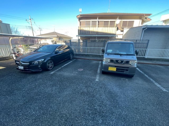 ソレイユ１ 駐車場