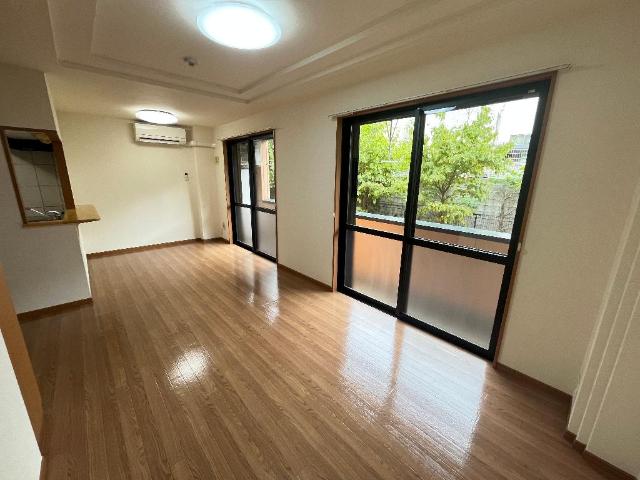 ＴＩＡＲＡ（ティアラ） リビング