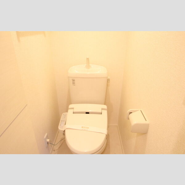 カーサニコルⅤ トイレは温水洗浄暖房便座!