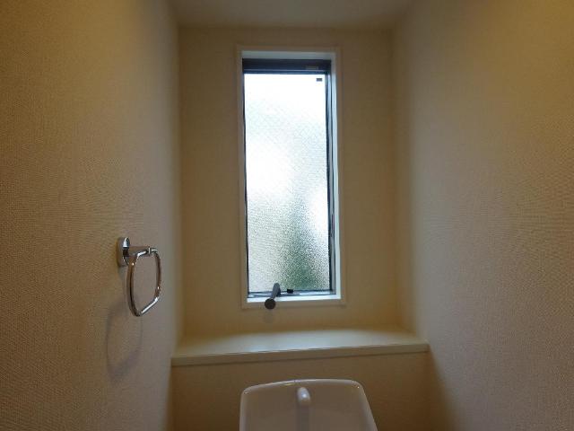 Ｅ・Ｍグローリア トイレ小窓