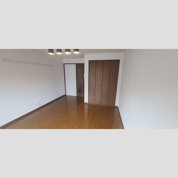 グラース101号室 退去前につき、別部屋のお写真です。