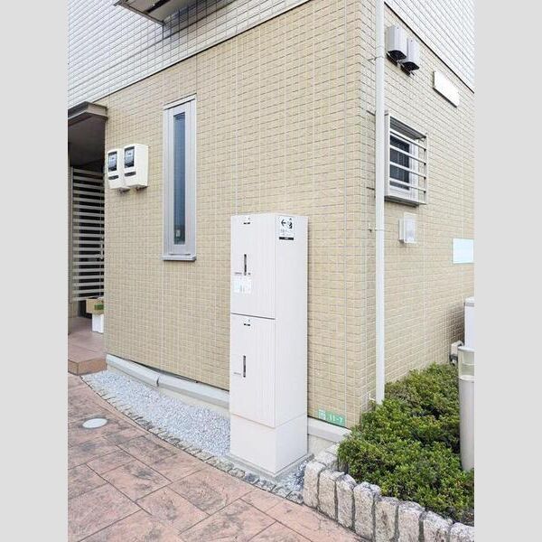 アンジュ三原台102号室 宅配ボックス