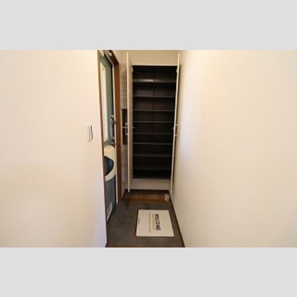 アルカイックシャトー　東館 シューズボックス