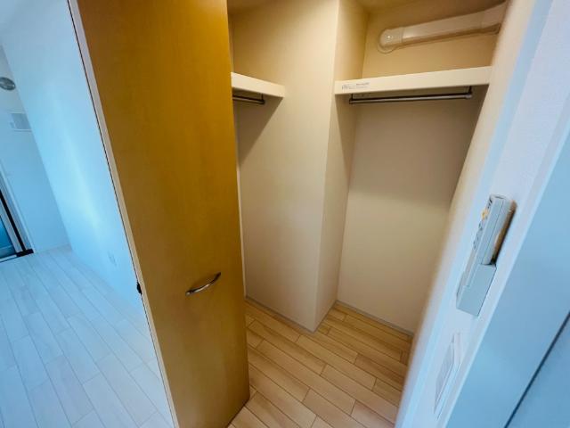 ＤＩＭＯＲＡ北千住　-ディモーラ北千住-201号室 クローゼット