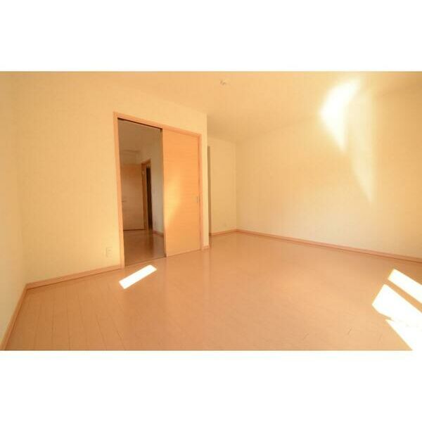 ラヴェールMY　103号室 リビング