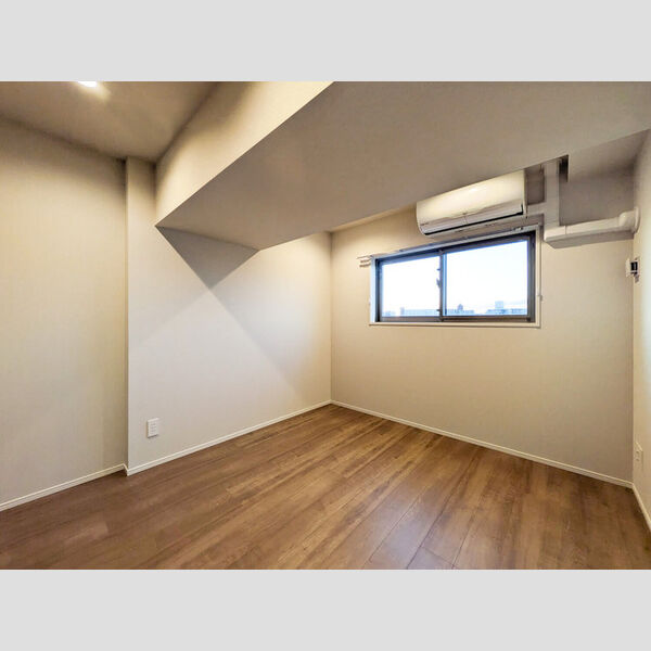 サンジョイアゼロ711号室 洋室5.8帖