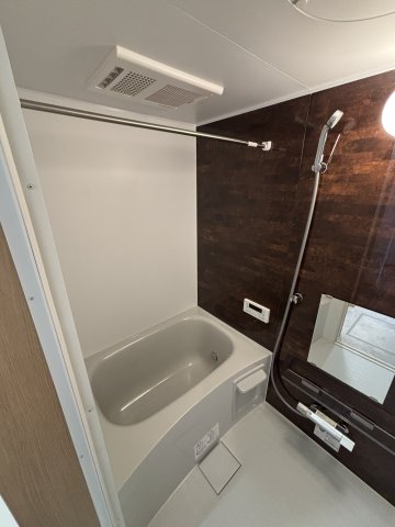 Ｆｌａｔ八千代村上0202号室 ゆったり過ごせるお風呂です！