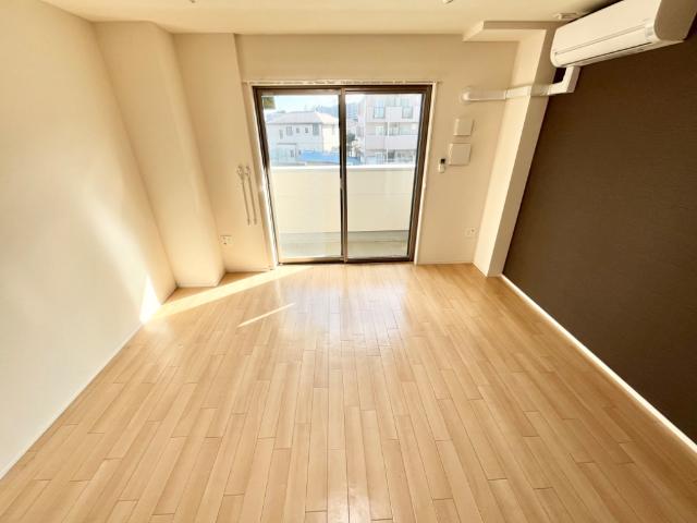 サン　コンフォート202号室 洋室