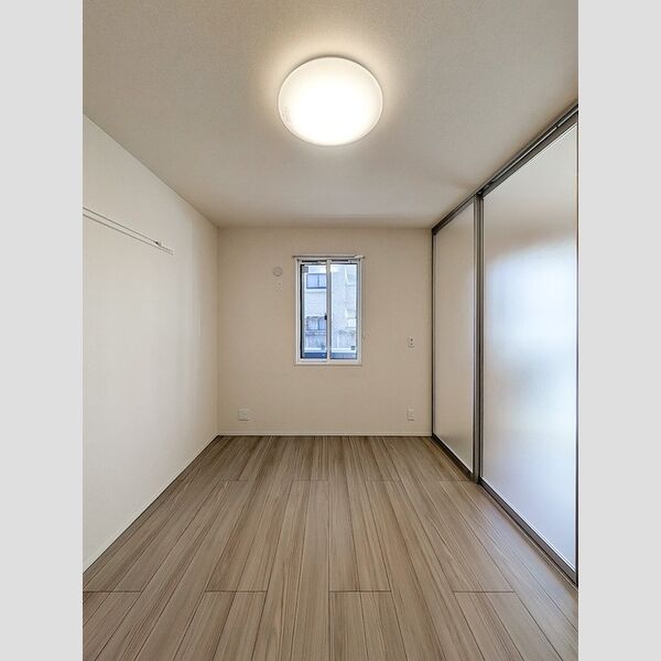 エバープレイス武蔵浦和102号室 洋室