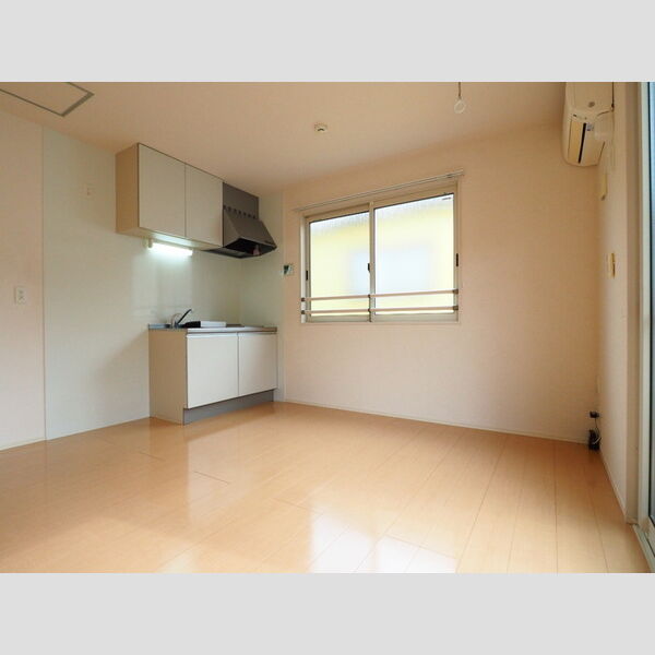 セトルフラット仲手原202号室 居室(ベランダ側から)