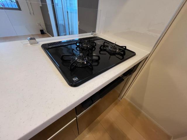 新築藤沢マンション302号室 ガスコンロ（イメージ）