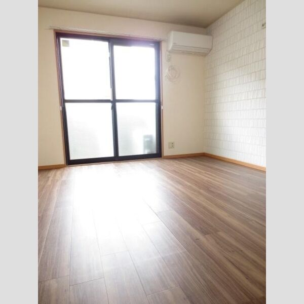 シャトレー201号室 洋室