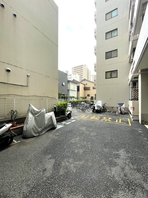 メゾン・ド・ポワリエ 駐車場