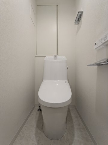 グランピア中野坂上0201号室 トイレ