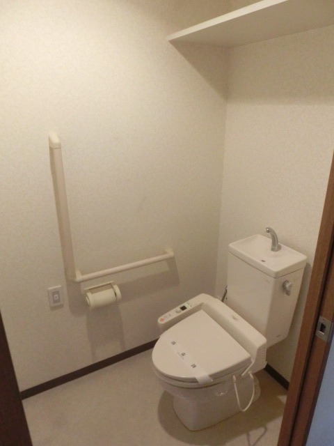 ラ・ヴィラヴェルデ平塚2階 トイレ