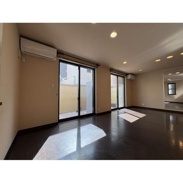 世田谷区東玉川1丁目貸家 リビング