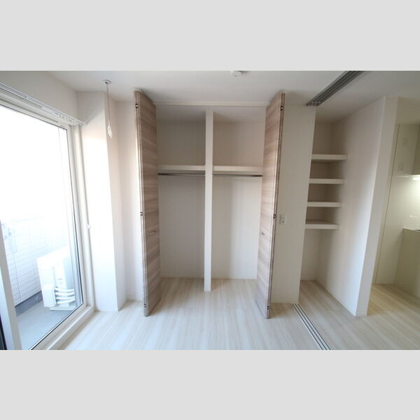 アヴァンス東日暮里302号室 洋室収納