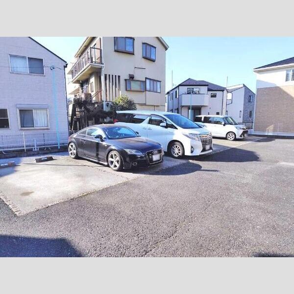 ジュヴァンセル　B 駐車場