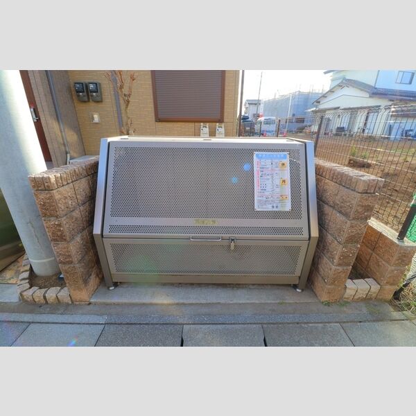 ベアーレ　Ⅱ ゴミストッカー