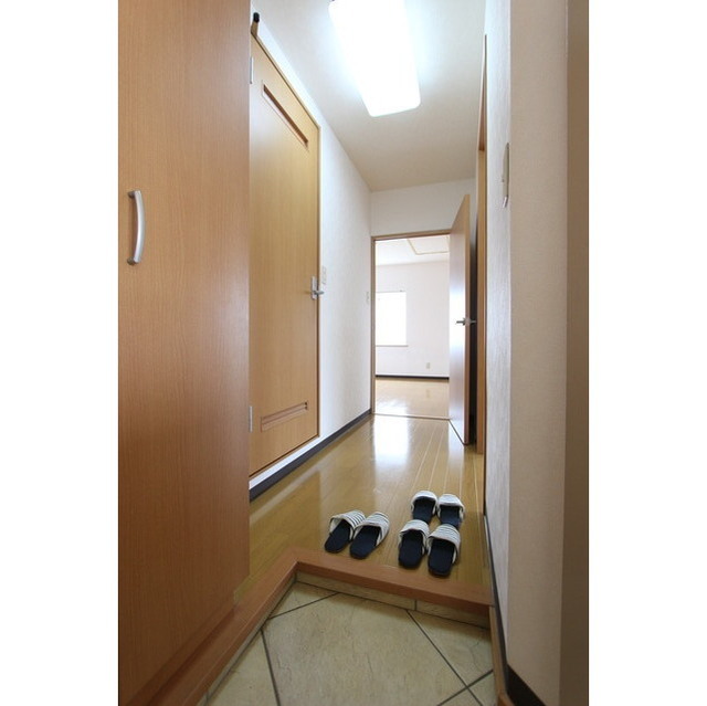 ヴィレッジ高浜台302号室 玄関