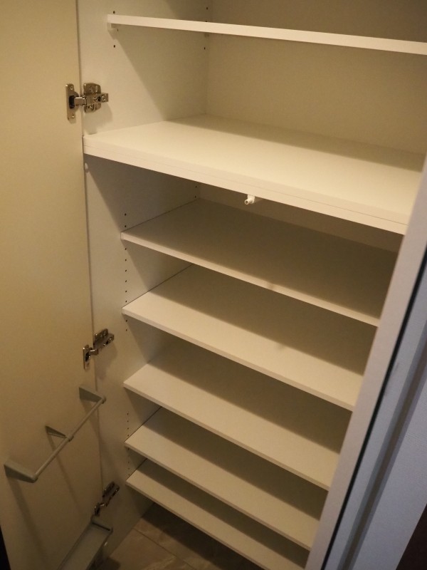 クレイシア三鷹2階 収納