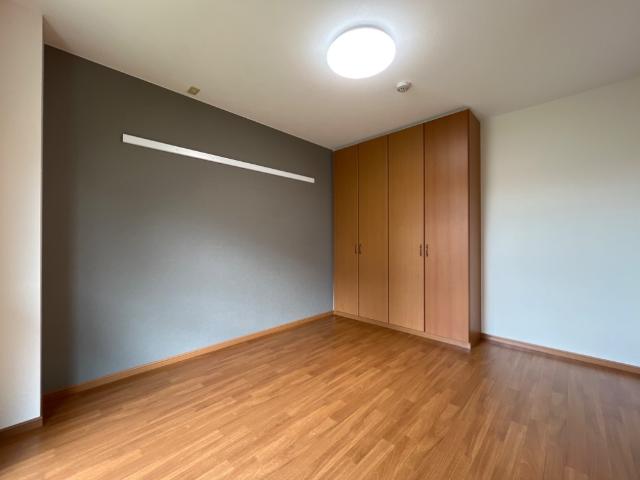 ガーデンヒルズNAKAYAMA壱番館110号室 南側洋室