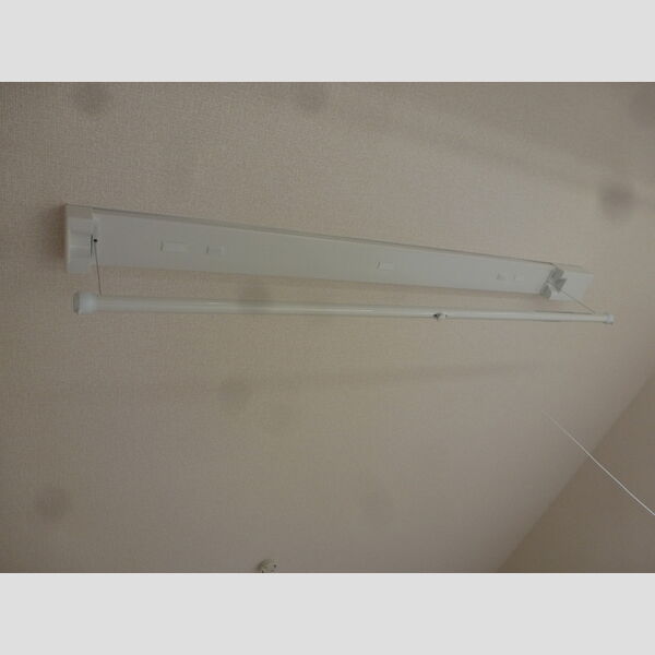 グランド・キャッスル205号室 室内物干し