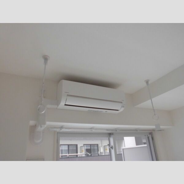 PLUM　VILLAGE209号室 室内物干し・エアコン