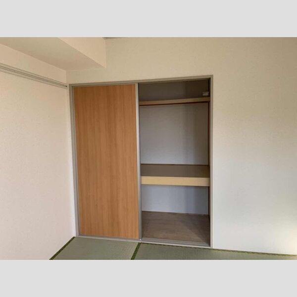 サントビーヴィレッジ 押入