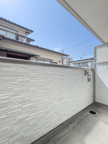 スカイルーチェ川口芝中田103号室 バルコニー