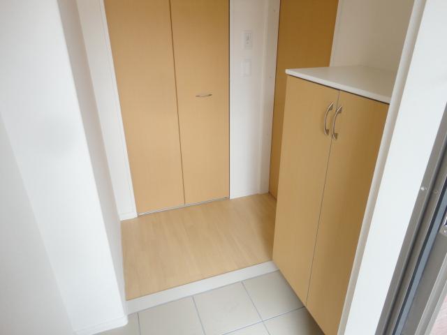Ｌｕｐｉｎｕｓ（ルピナス）102号室 玄関