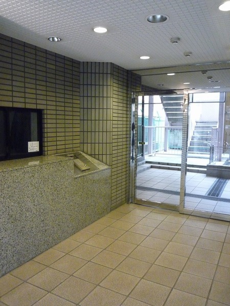 メイツ伊勢佐木長者町402号室 エントランス