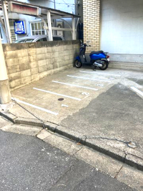 芳泉ビル 駐車場