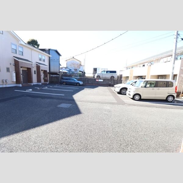 Garden House 三郷　B 駐車場