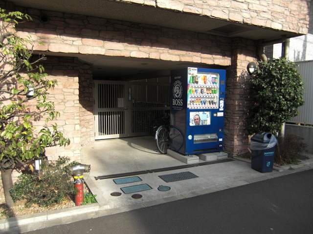 メインステージ本駒込駅前 玄関