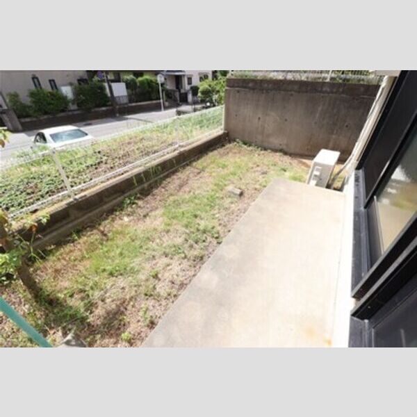 ロイヤルタウン泉　D105号室 テラス