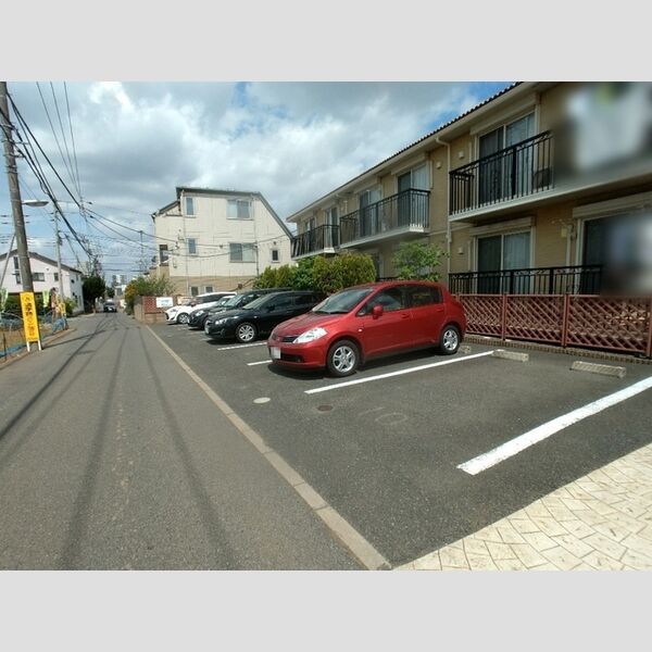 ソレーユ津田沼201号室 駐車場