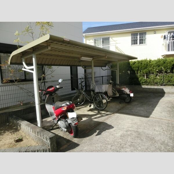 オークヒルズ 駐輪場