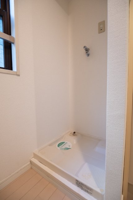 エスコート神田岩本町 室内洗濯機置場