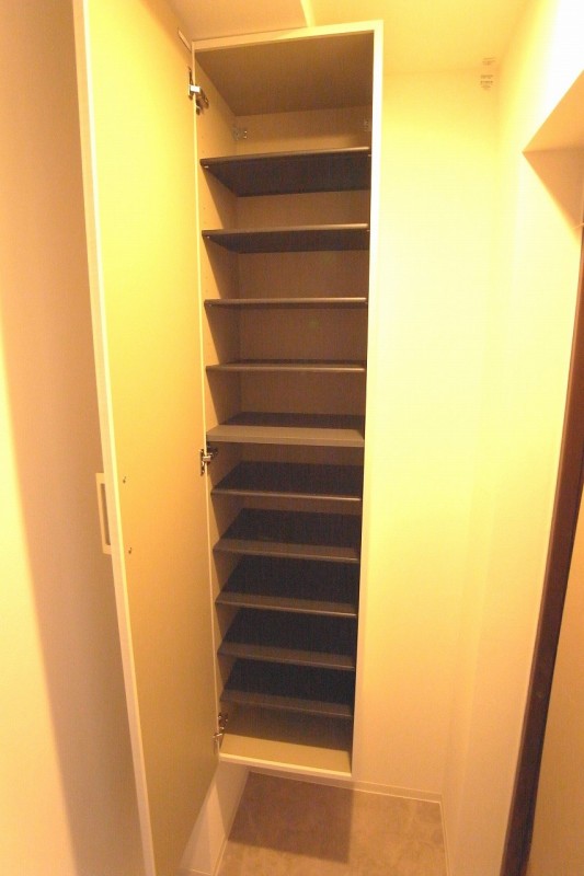 アーク　レティシア　レジデンス 収納