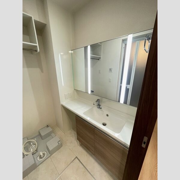 ラペーシュ湘南台105号室 洗面所