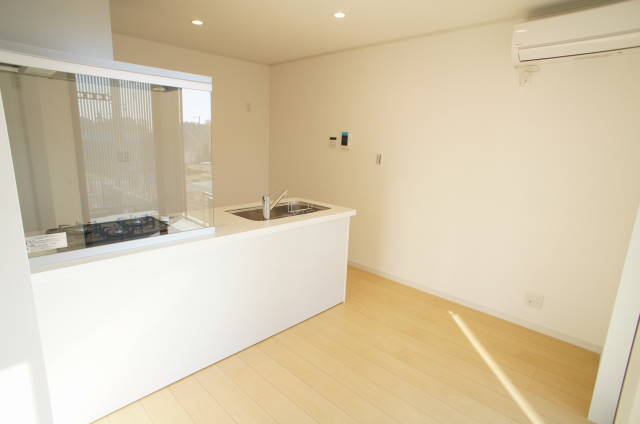 南生実町貸戸建２号棟 リビング