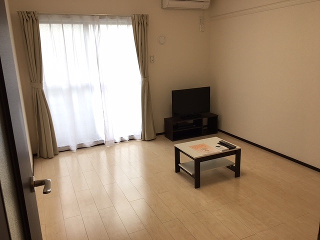 クレイノＭＩＬＫ202号室 寝室