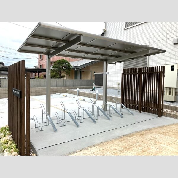 ノーブルラフィネ万平町　B 駐輪場