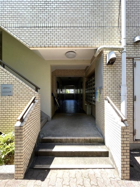 ロイヤルレゾン エントランス