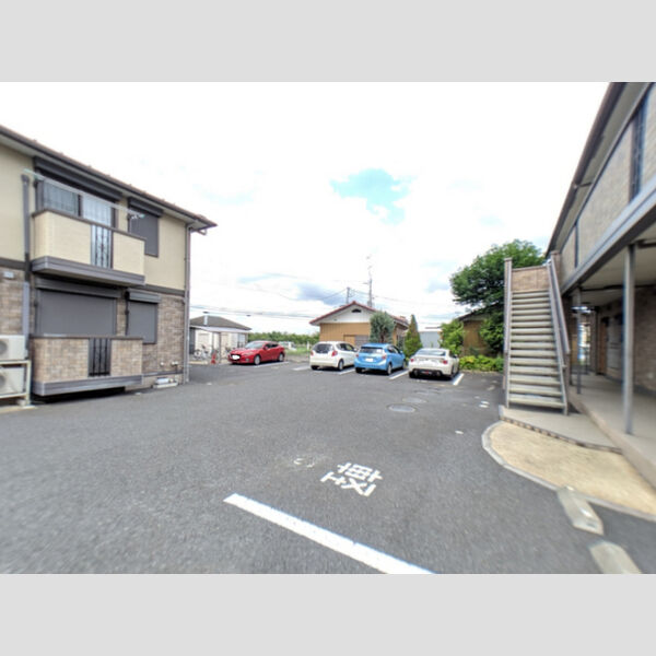 カトルセゾン　B205号室 駐車場