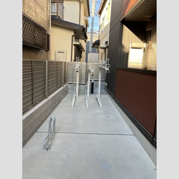 セレスティア皿沼301号室 駐輪場