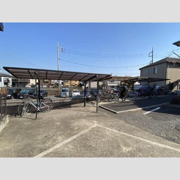 ドムス清華 駐輪場